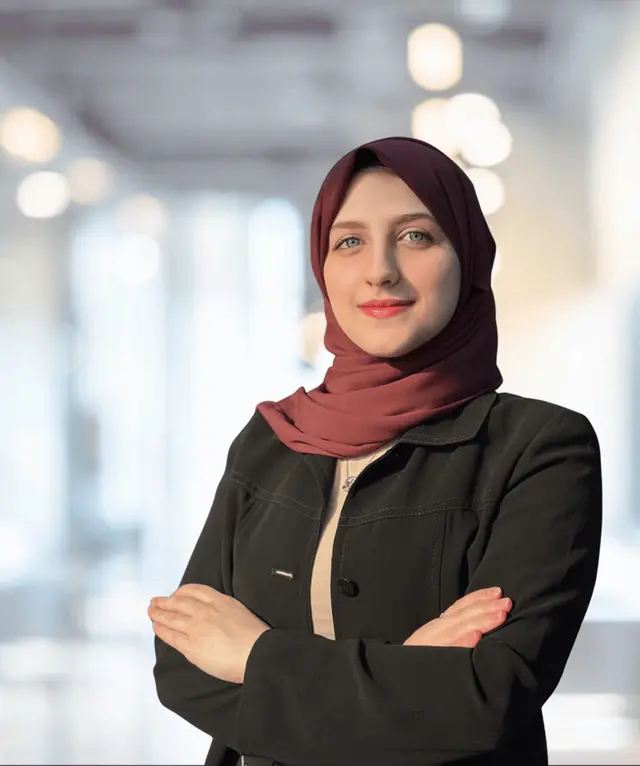 Ahlam, Operations Executive