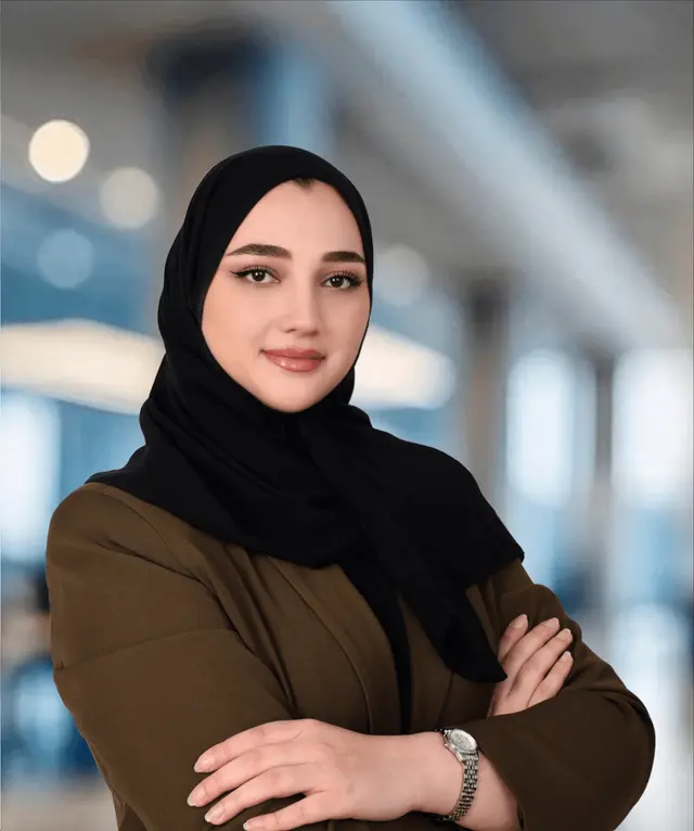 Aya, Operations Executive
