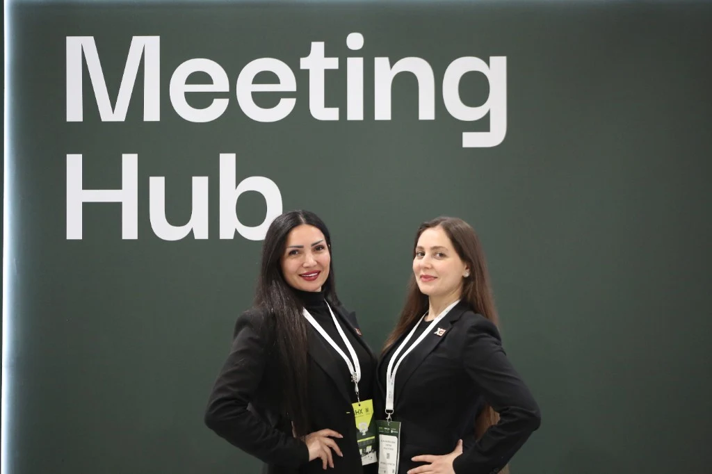 Hostesses & Hosts